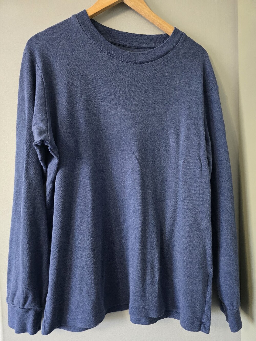 Uniqlo Men's Long Sleeve Crewneck Sweater - Navy - Large